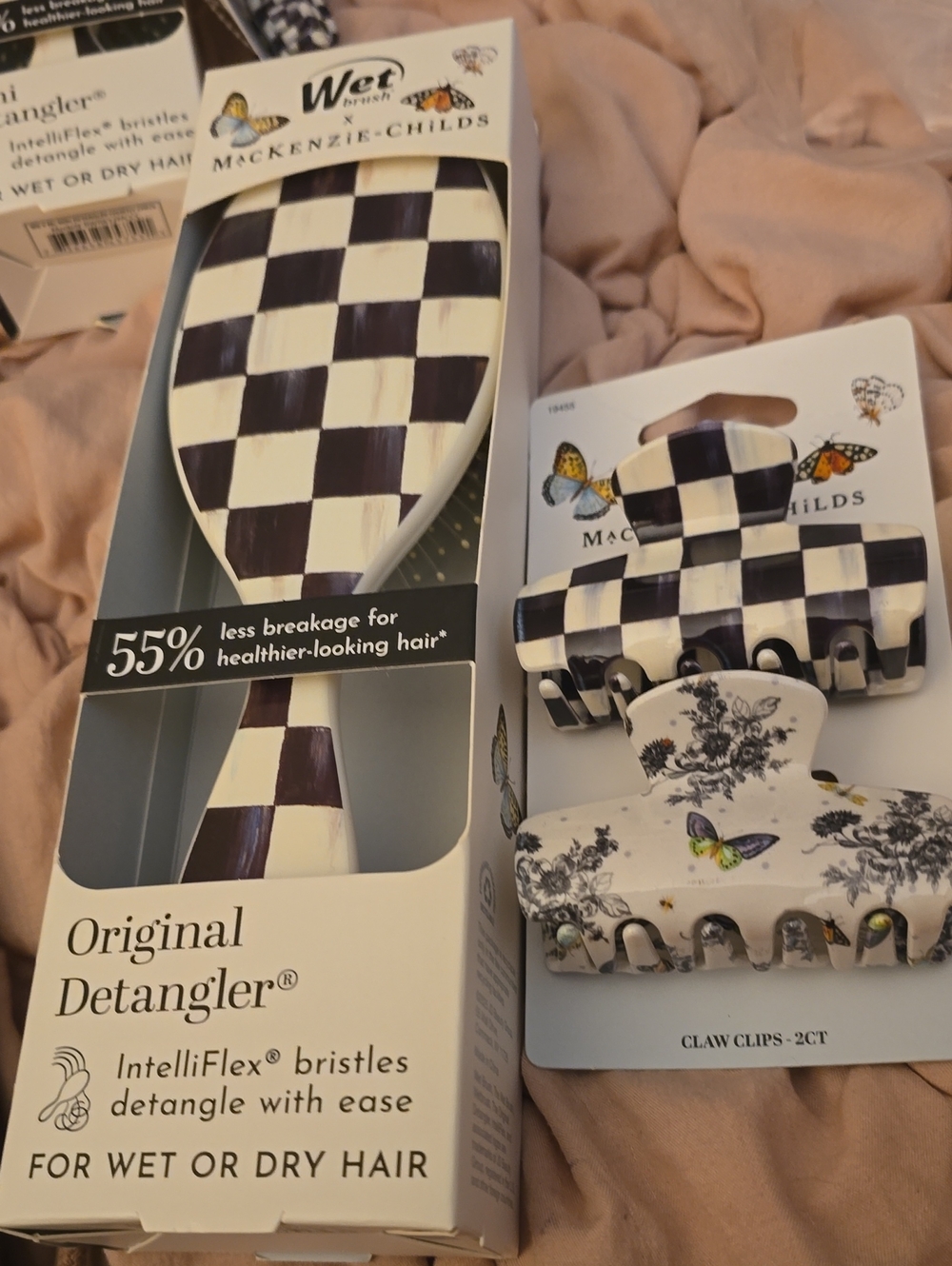 Mackenzie Childs Wet Detangler Brush W/ Goody Hair Clips
